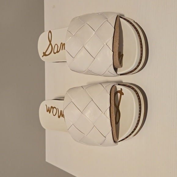 Sandals - Picture 1 of 3